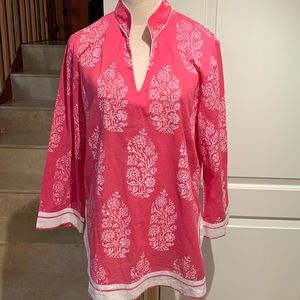 TUNICLOVE. Pink & white floral print Tunic. White trim. Long sleeves. V-…
